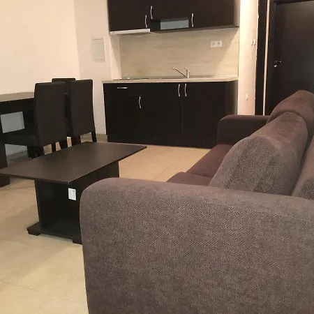 Premium Suites アパートホテル 3*