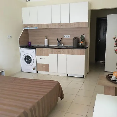アパートホテル Premium Suites