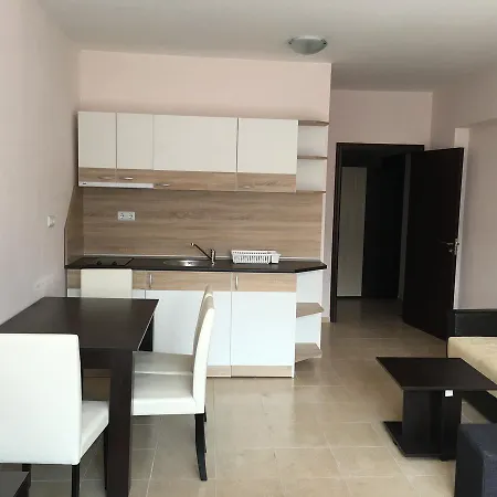 Premium Suites 3* ポモリエ