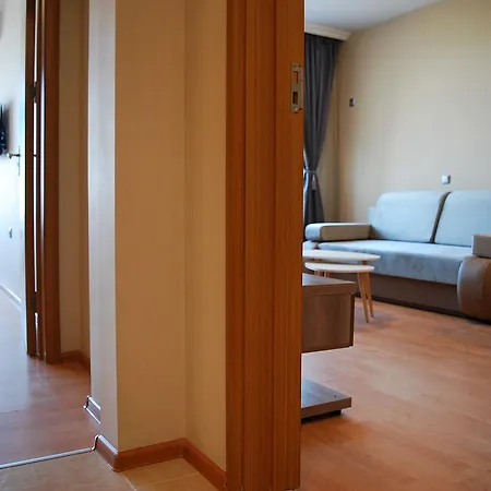 Premium Suites アパートホテル 3*